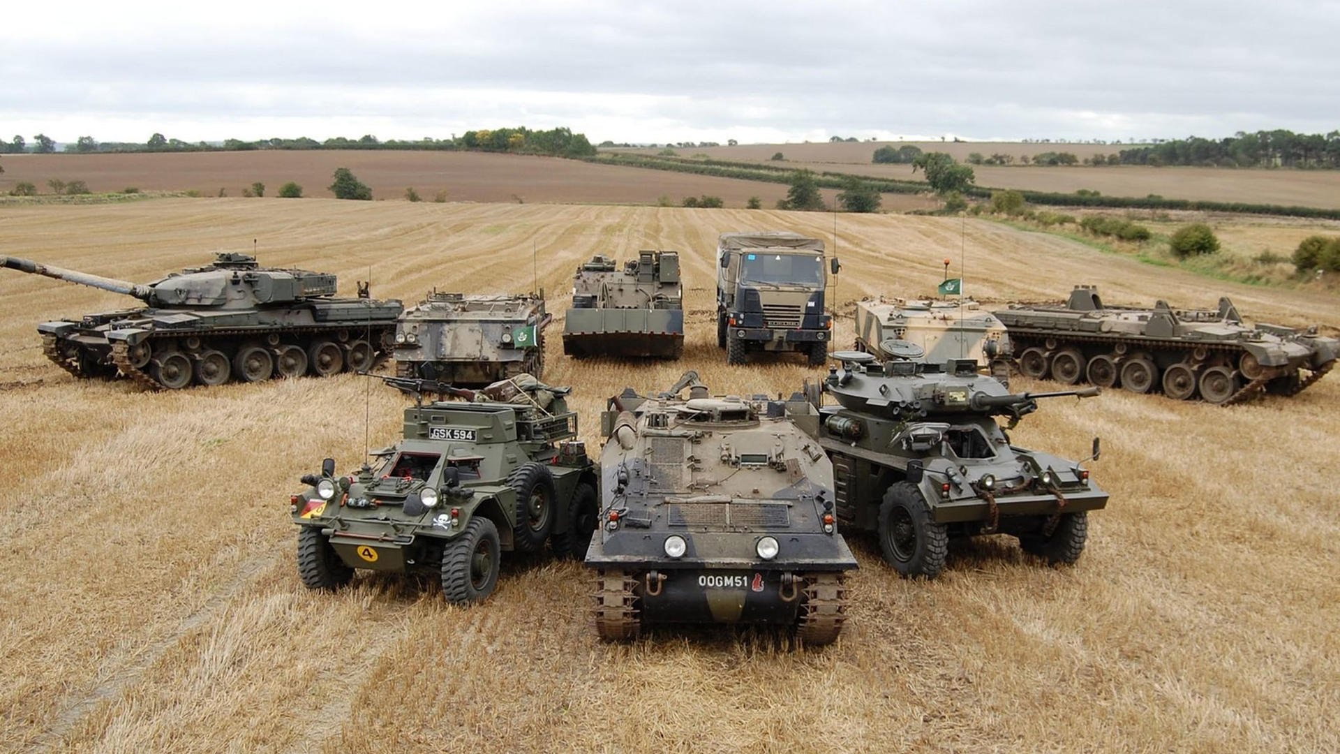 霍勒迪带队冲击快攻雄鹿保持领先,霍勒迪顶薪续约雄鹿